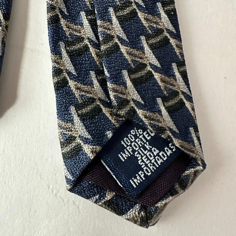 Henry Grethel Mens Navy Blue Silver Geometric Silk Necktie Classic Tie Corporate